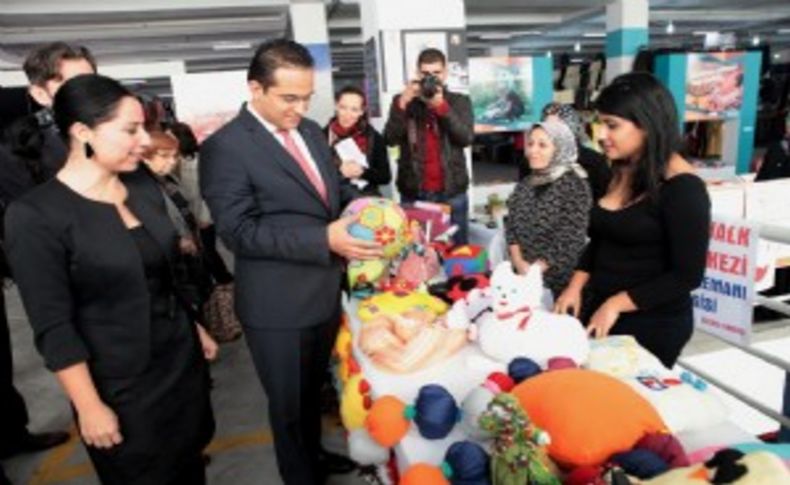 Çocuk bakmayı öğrendiler, yardımlaşma dersi verdiler